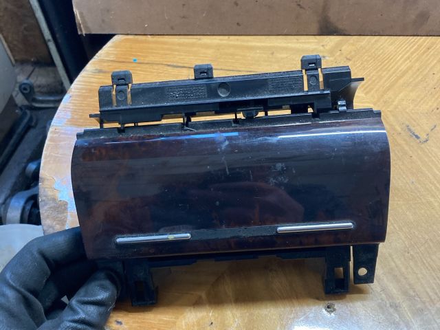 bontott AUDI A4 B6 Első Hamutartó