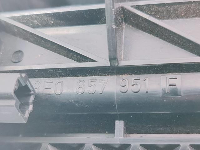 bontott AUDI A4 B6 Első Hamutartó