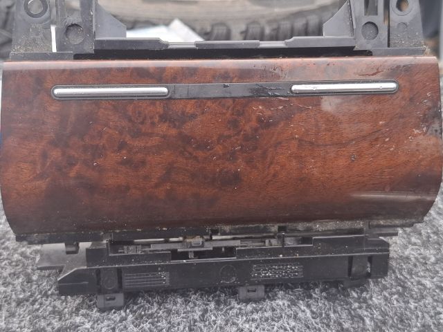 bontott AUDI A4 B6 Első Hamutartó