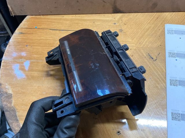 bontott AUDI A4 B6 Első Hamutartó