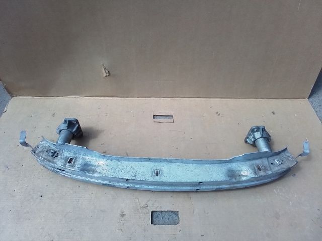 bontott AUDI A4 B6 Első Lökhárító Merevítő (Fém)