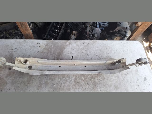 bontott AUDI A4 B6 Első Lökhárító Merevítő (Fém)