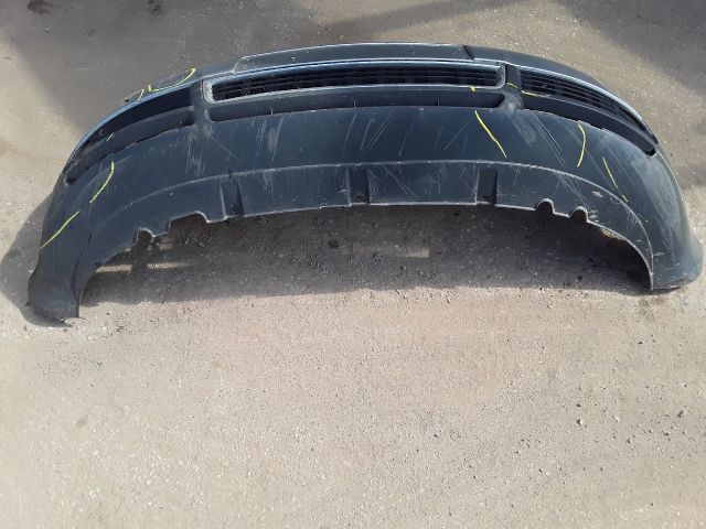 bontott AUDI A4 B6 Első Lökhárító (Részeivel)