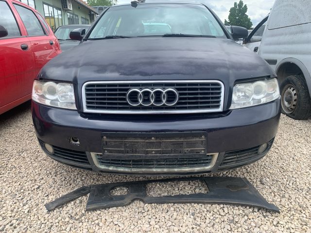 bontott AUDI A4 B6 Első Lökhárító (Részeivel)
