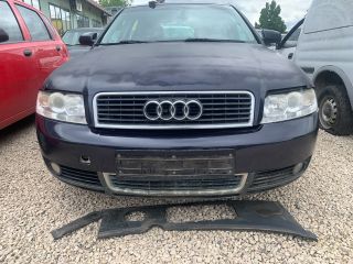 bontott AUDI A4 B6 Első Lökhárító (Részeivel)