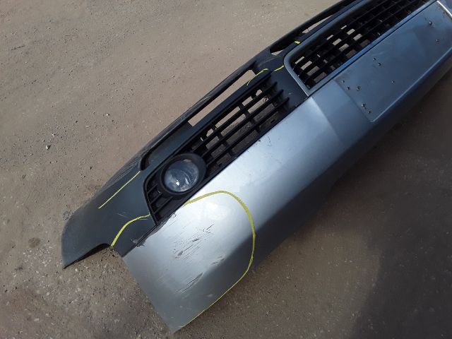 bontott AUDI A4 B6 Első Lökhárító (Részeivel)