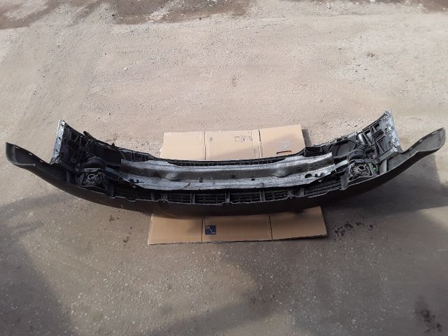 bontott AUDI A4 B6 Első Lökhárító (Részeivel)