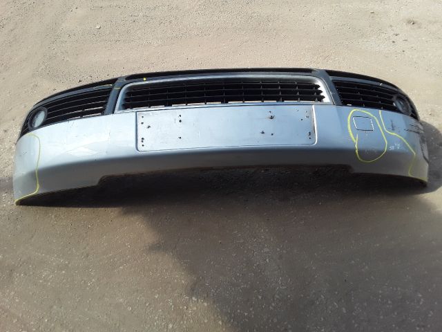 bontott AUDI A4 B6 Első Lökhárító (Részeivel)