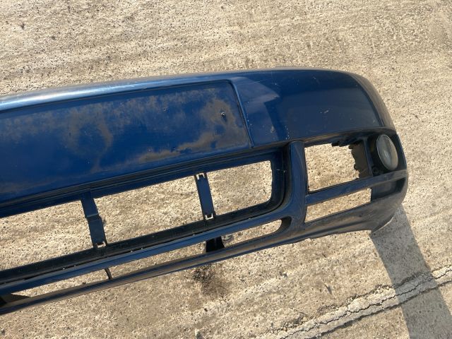 bontott AUDI A4 B6 Első Lökhárító (Részeivel)