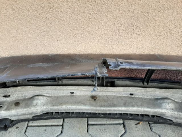 bontott AUDI A4 B6 Első Lökhárító (Részeivel)