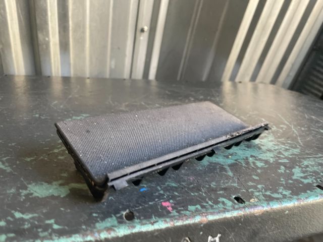 bontott AUDI A4 B6 Első Tároló Rekesz Fedél