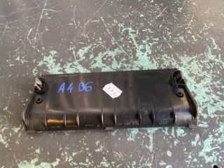 bontott AUDI A4 B6 Első Tároló Rekesz Fedél