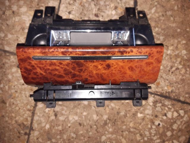 bontott AUDI A4 B6 Első Tároló Rekesz