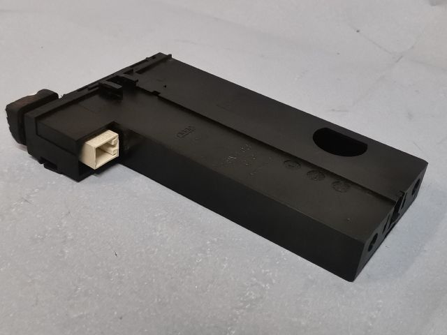 bontott AUDI A4 B6 Első Tároló Rekesz