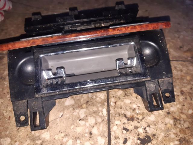 bontott AUDI A4 B6 Első Tároló Rekesz