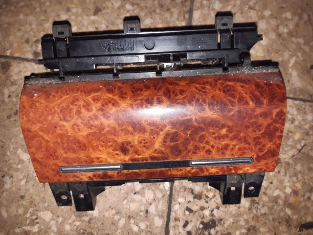 bontott AUDI A4 B6 Első Tároló Rekesz