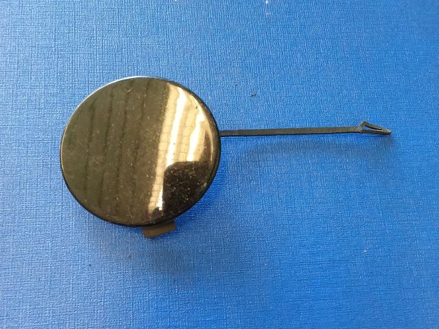 bontott AUDI A4 B6 Első Vonószem Burkolat