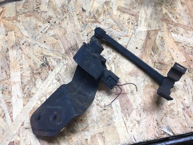 bontott AUDI A4 B6 Első Xenon Szintszabályzó Jeladó