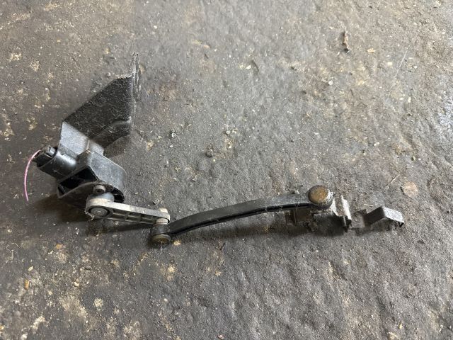 bontott AUDI A4 B6 Első Xenon Szintszabályzó Jeladó