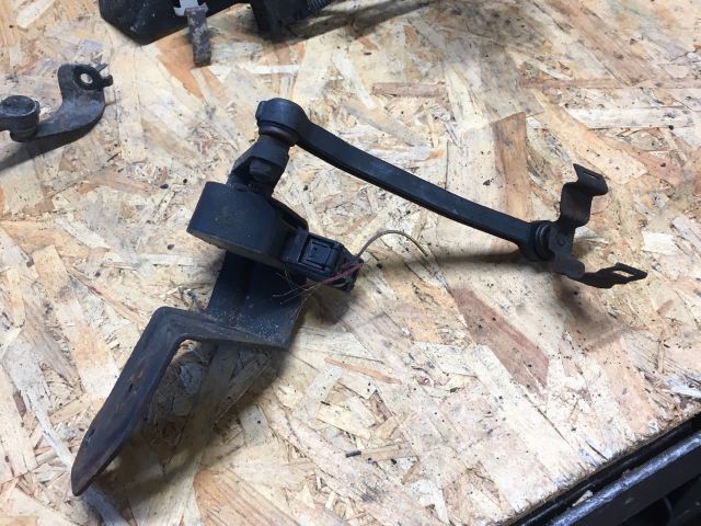 bontott AUDI A4 B6 Első Xenon Szintszabályzó Jeladó