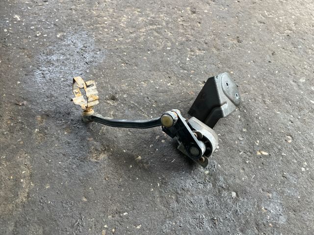 bontott AUDI A4 B6 Első Xenon Szintszabályzó Jeladó