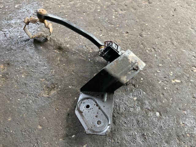 bontott AUDI A4 B6 Első Xenon Szintszabályzó Jeladó