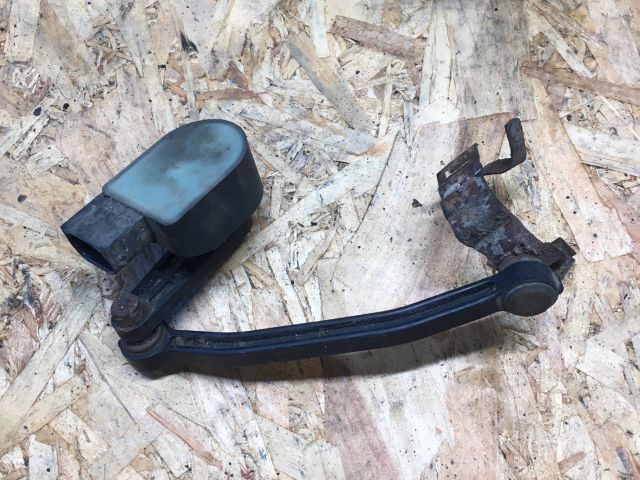 bontott AUDI A4 B6 Első Xenon Szintszabályzó Jeladó