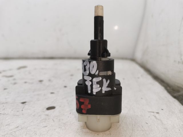 bontott AUDI A4 B6 Fék Pedál Kapcsoló