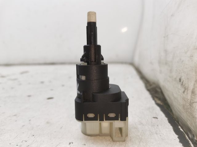bontott AUDI A4 B6 Fék Pedál Kapcsoló