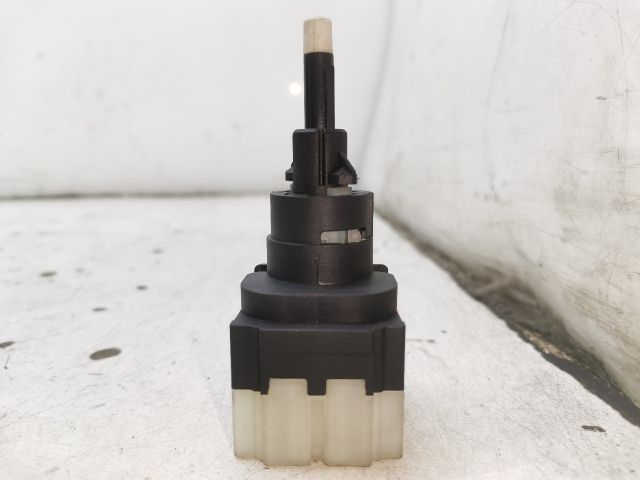 bontott AUDI A4 B6 Fék Pedál Kapcsoló