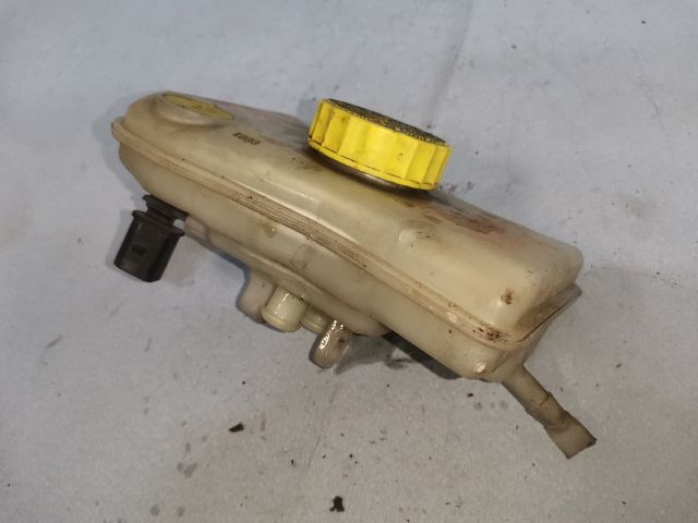 bontott AUDI A4 B6 Fékfolyadék Tartály