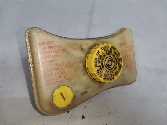 bontott AUDI A4 B6 Fékfolyadék Tartály