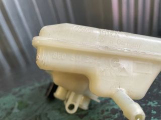 bontott AUDI A4 B6 Fékfolyadék Tartály