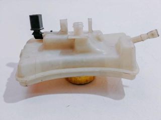 bontott AUDI A4 B6 Fékfolyadék Tartály