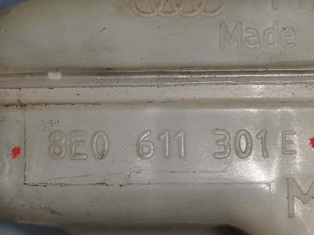 bontott AUDI A4 B6 Fékfolyadék Tartály