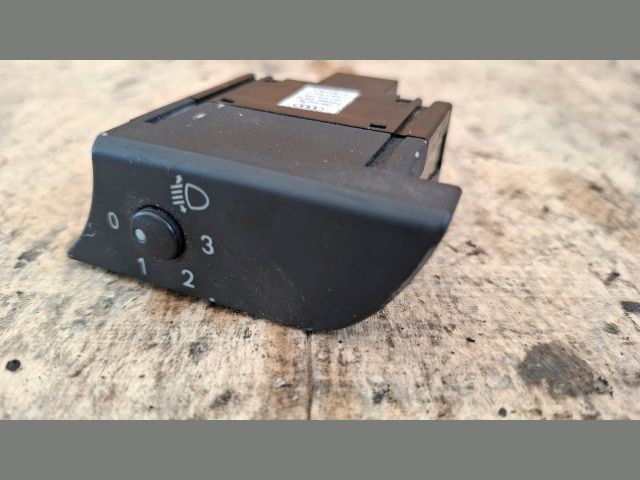 bontott AUDI A4 B6 Fényszórómagasság Állító Kapcsoló