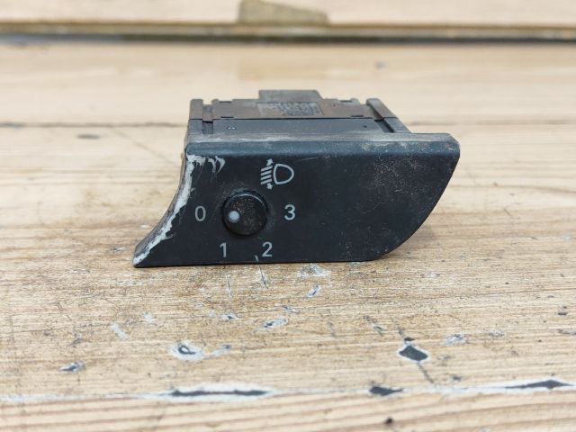 bontott AUDI A4 B6 Fényszórómagasság Állító Kapcsoló