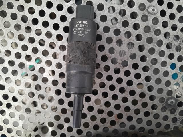 bontott AUDI A4 B6 Fényszórómosó Szivattyú