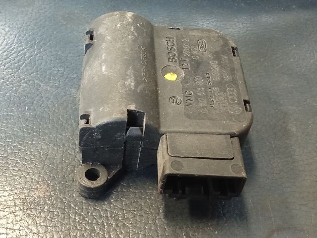 bontott AUDI A4 B6 Fűtés Állító Motor