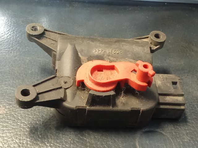 bontott AUDI A4 B6 Fűtés Állító Motor