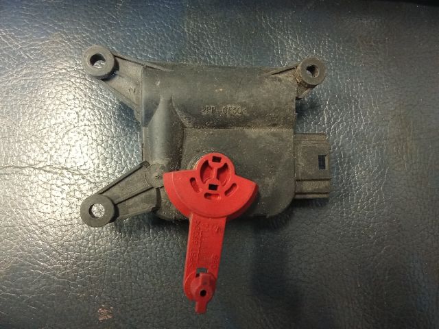 bontott AUDI A4 B6 Fűtés Állító Motor