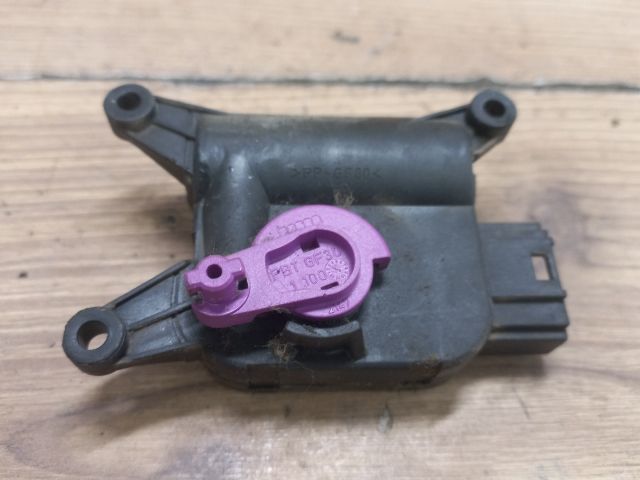 bontott AUDI A4 B6 Fűtés Állító Motor