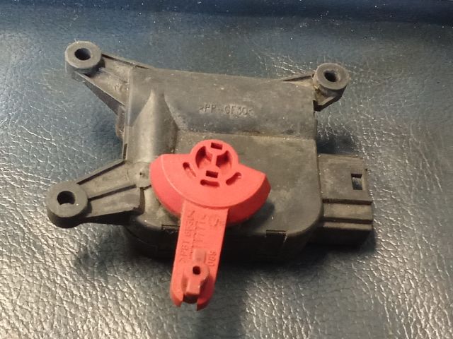 bontott AUDI A4 B6 Fűtés Állító Motor