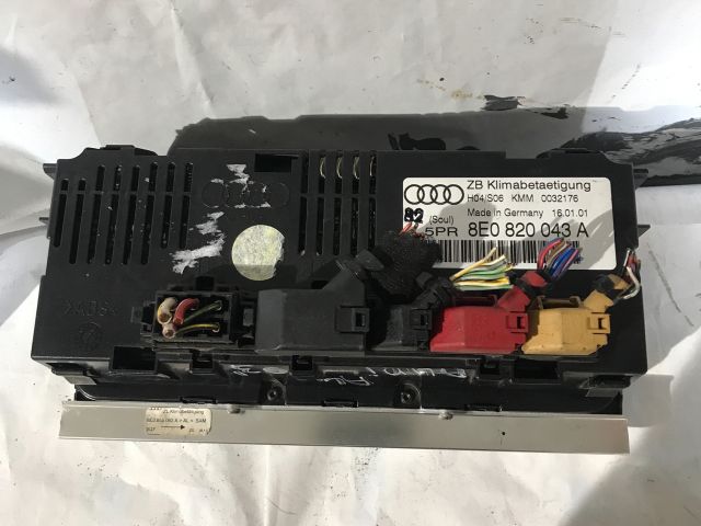 bontott AUDI A4 B6 Fűtéskapcsoló (digit klímás)