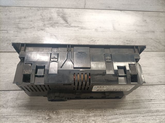 bontott AUDI A4 B6 Fűtéskapcsoló (digit klímás)