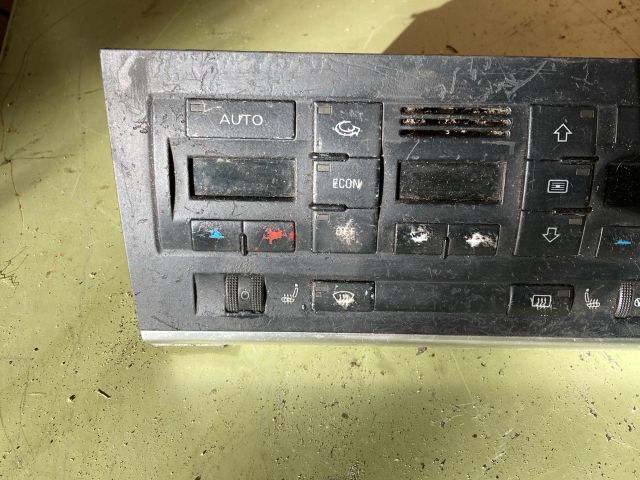 bontott AUDI A4 B6 Fűtéskapcsoló (digit klímás)