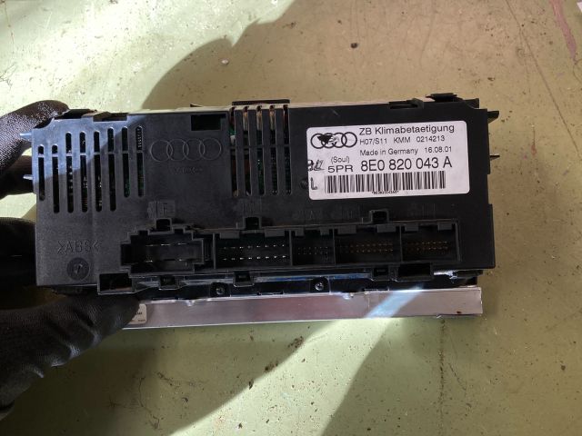 bontott AUDI A4 B6 Fűtéskapcsoló (digit klímás)