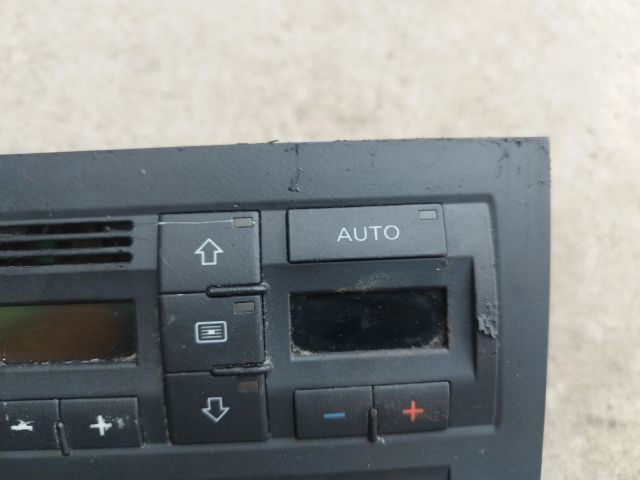bontott AUDI A4 B6 Fűtéskapcsoló (digit klímás)