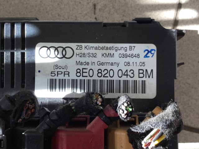 bontott AUDI A4 B6 Fűtéskapcsoló (digit klímás)