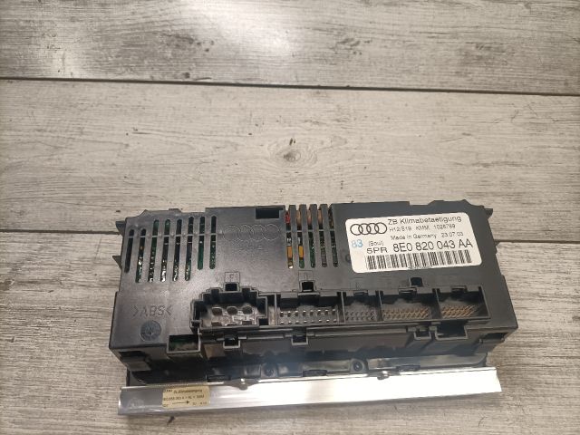 bontott AUDI A4 B6 Fűtéskapcsoló (digit klímás)